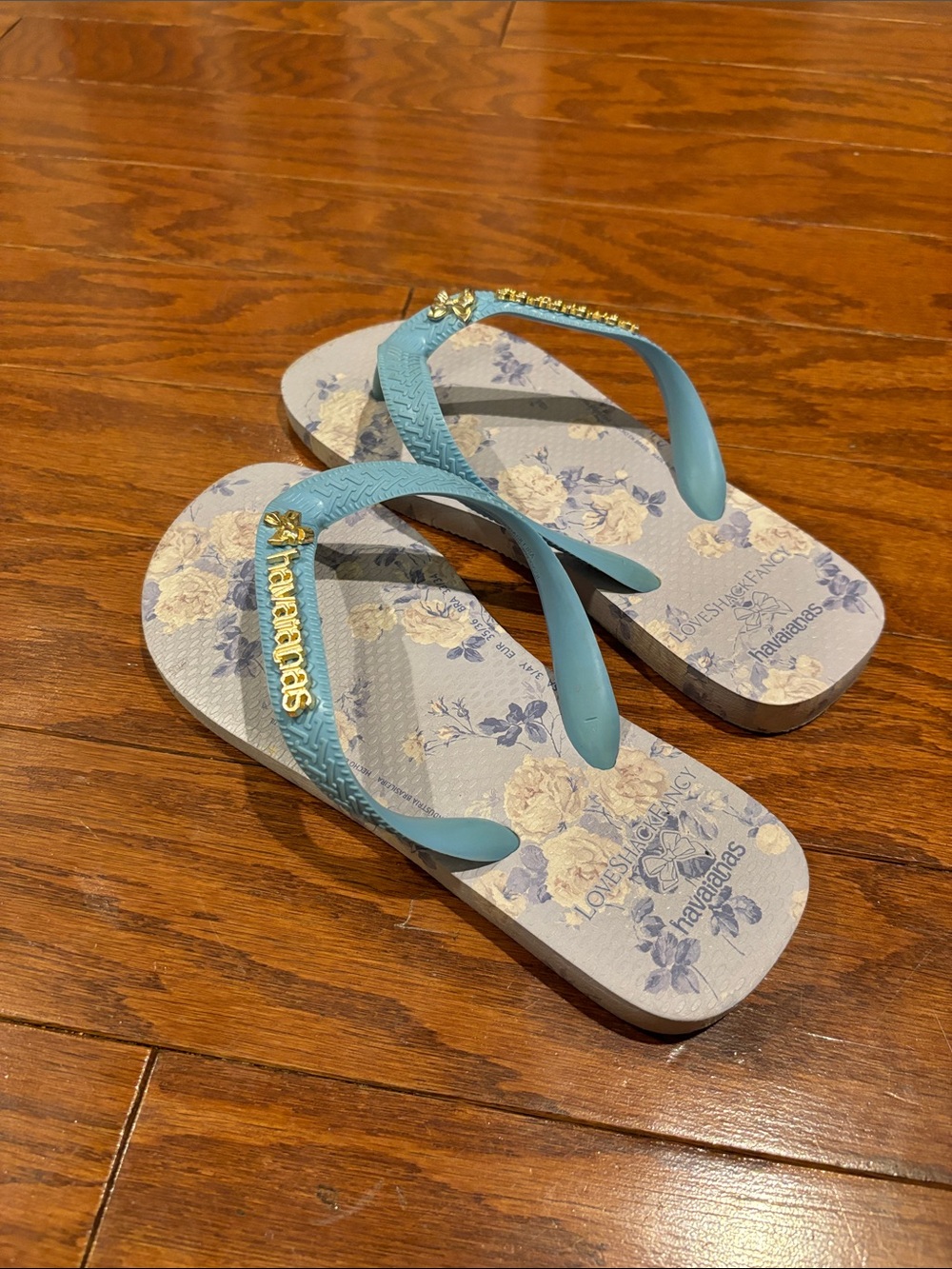 Havaianas Kids Floral Flip Flops in Light Blue and Gold - Picture 2 of 5